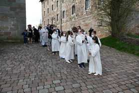 Feier der 1. Heiligen Kommunion in Sankt Crescentius (Foto: Karl-Franz Thiede)